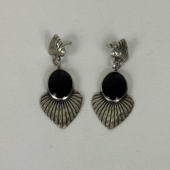 Mainland Silver Jewelry - 925 Sterling Silver Black Onyx Earrings, Diamond Cut‎ Earrings